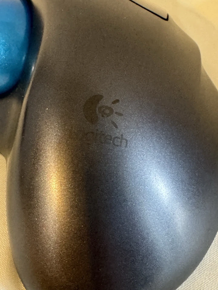 Mouse ergonomico Logitech M570 wireless trackball sfera blu con dongle ricevitore USB - Immagine 2 di 4