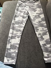 SO Favorite Hi-Rise Camouflage Ankle Leggings Gray White L 10/12 Stretch