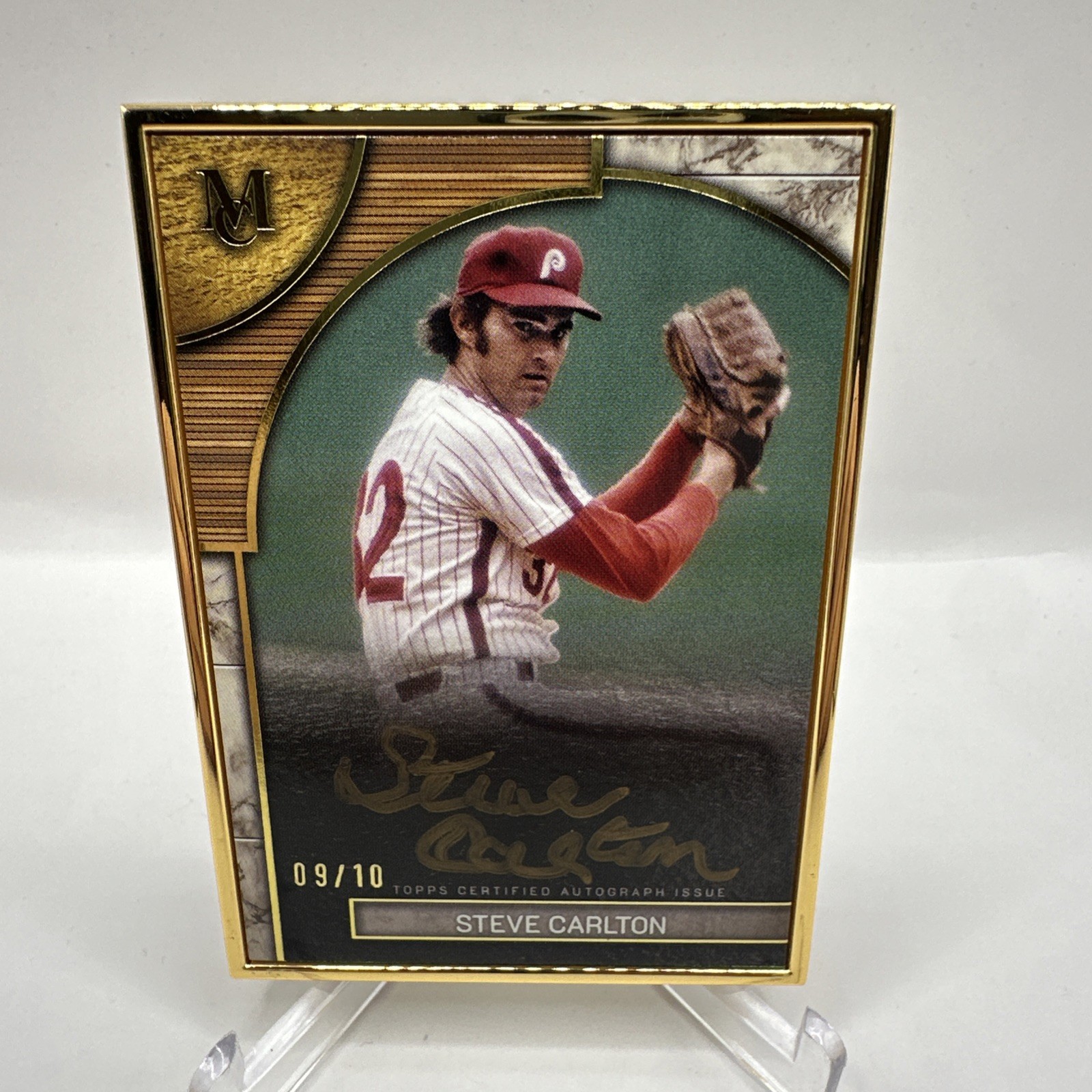 2025 Topps Museum Framed Autograph Card Steve Carlton Gold 9/10 FMA-SC