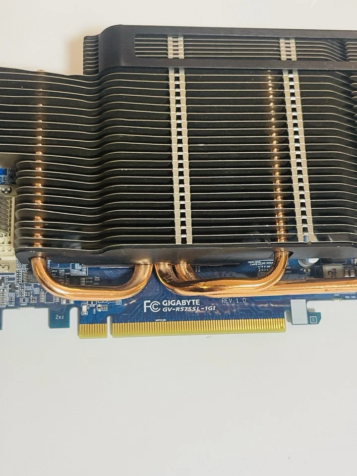 GIGABYTE Radeon HD 6750 SILENT DirectX 11 GV-R675SL-1GI 1GB GDDR5 PCI Express 2 - Image 3 of 4