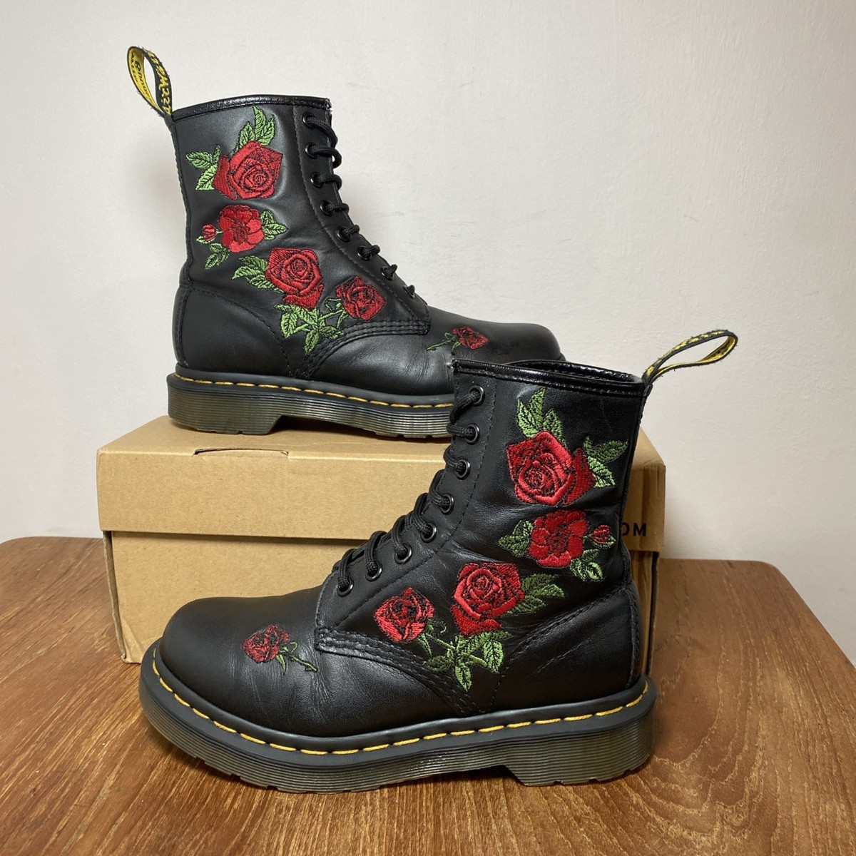 Dr Martens DM's Docs 1460 W Vonda Red Roses Softy T Leather Boot