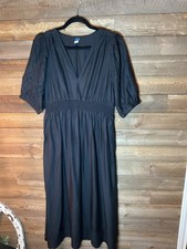 Old Navy Black V-Neck Eyelet Women’s Shirred Waist Midi Dress Size Medium