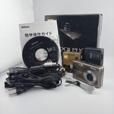 Nikon COOLPIX S700 Digital Camera Ultra Slim 12MP Battery Included Charger