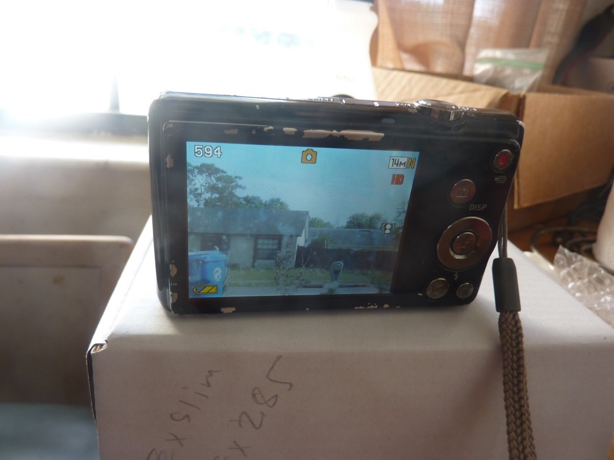 Casio Digital Camera Exilim EX-ZS10 & Battery -WORKS - No Charger 