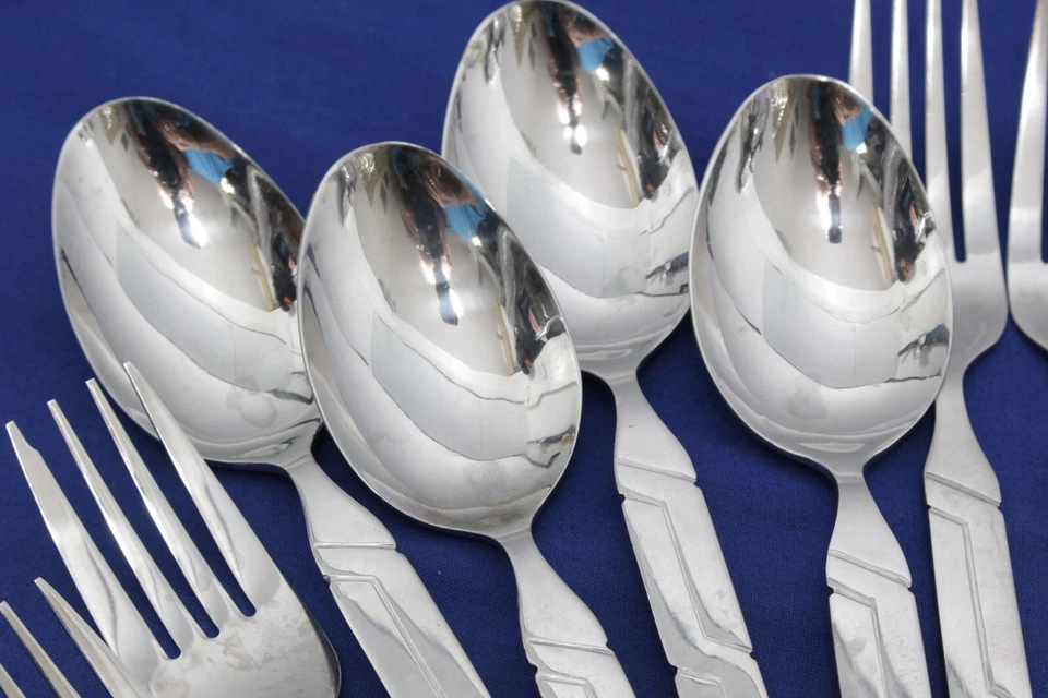 Cubiertos de acero inoxidable brillante 16 PIEZAS FARBERWARE CROSSWAY Indonesia Foto 3 de 4