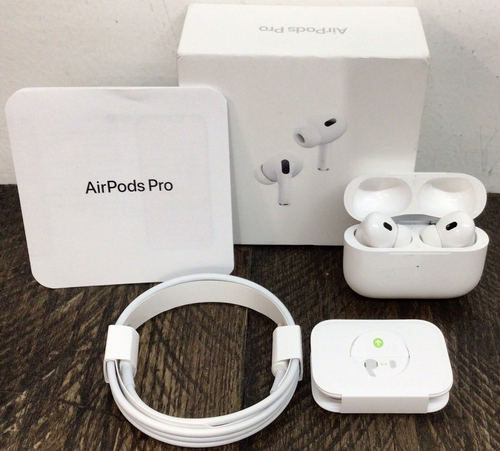 Apple AirPods Pro w/ Charging Case, 2nd Generation - A2931 *USED* | eBay