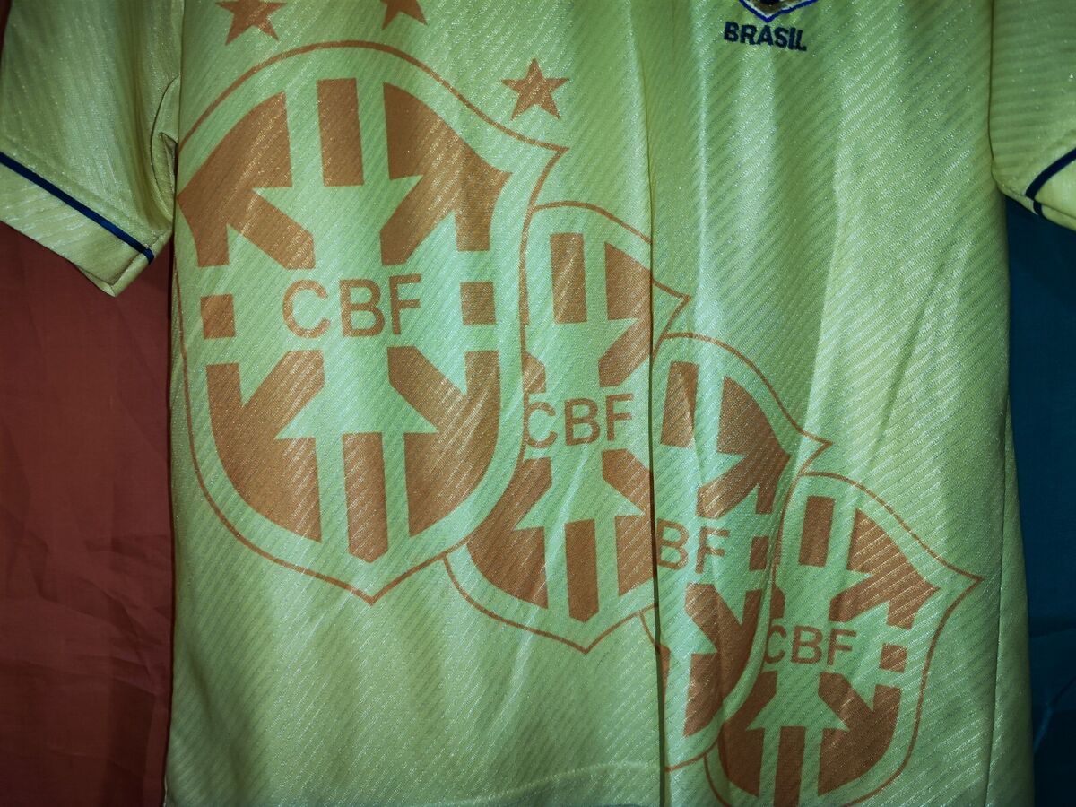Vintage Umbro Brazil Home Football Shirt Jersey kids size Y Vintage Umbro Brazil Home Football Shirt Jersey kids size Y