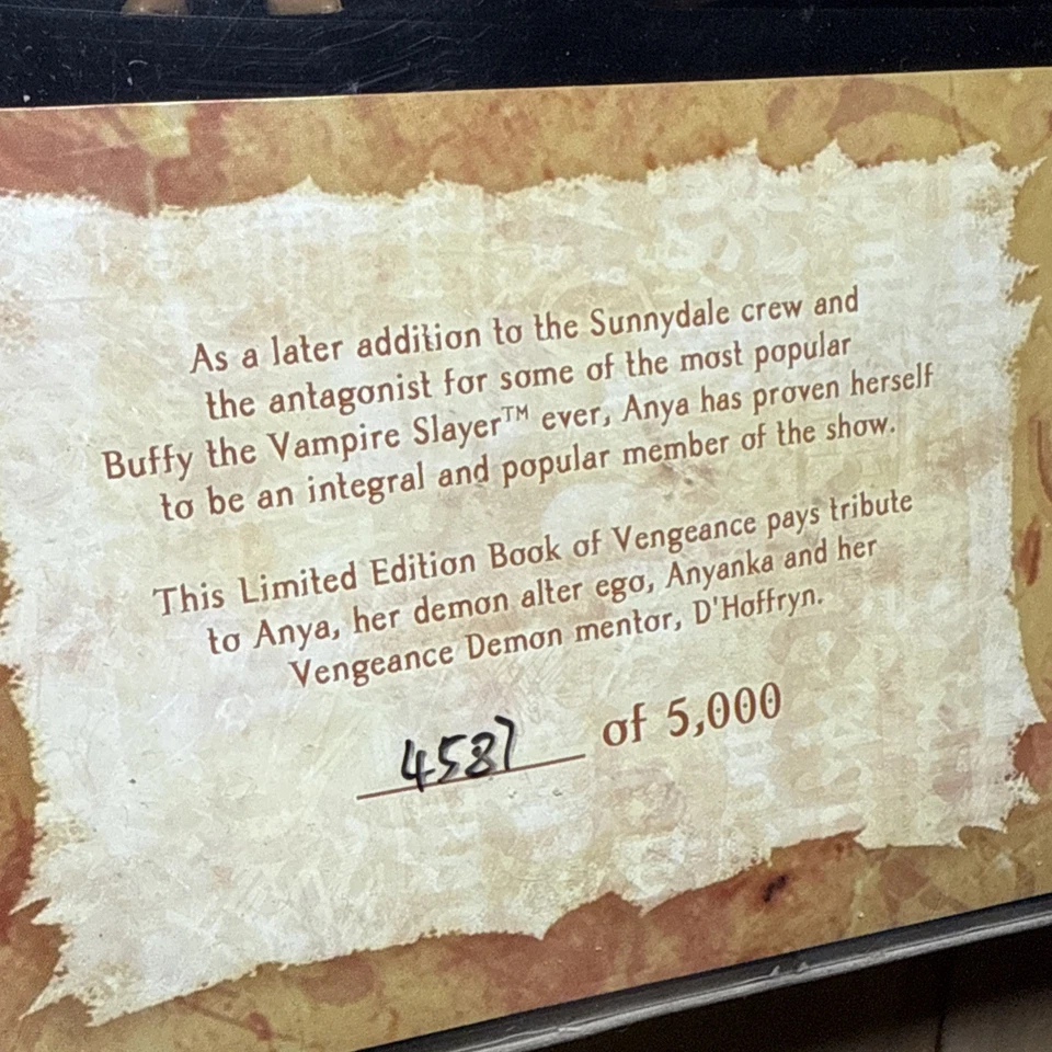 Juego de figuras DST Buffy the Vampire Slayer Book of Vengeance 4587/5000 NUEVO sellado Foto 3 de 4