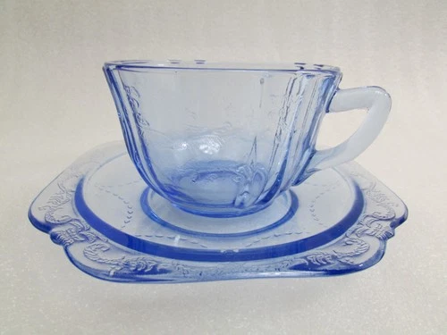 Vintage Indiana Glass "Madrid Recollection" Pattern Cup/ Saucer Set of 4