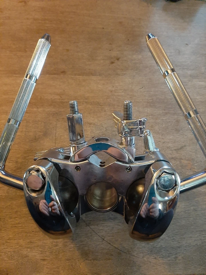 LUDWIG ATLAS TOM MOUNT CLAMP ON DOUBLE TOM MOUNT USED - Image 3 of 3