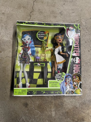 #ad Monster High Cleo De Nile amp; Ghoulia Yelps Lab Partners New In Box $150.00
