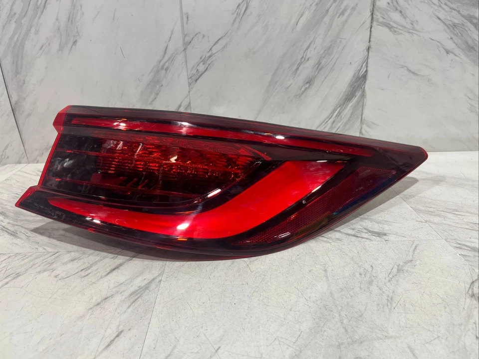 Luz trasera exterior Infiniti QX50 2019-2023 OEM lado derecho del pasajero LED 26550-5NA0 Foto 4 de 4