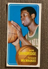 1970-71 Topps Basketball #63 Bob Dandridge Vintage Milwaukee Bucks Rookie Card. rookie card picture