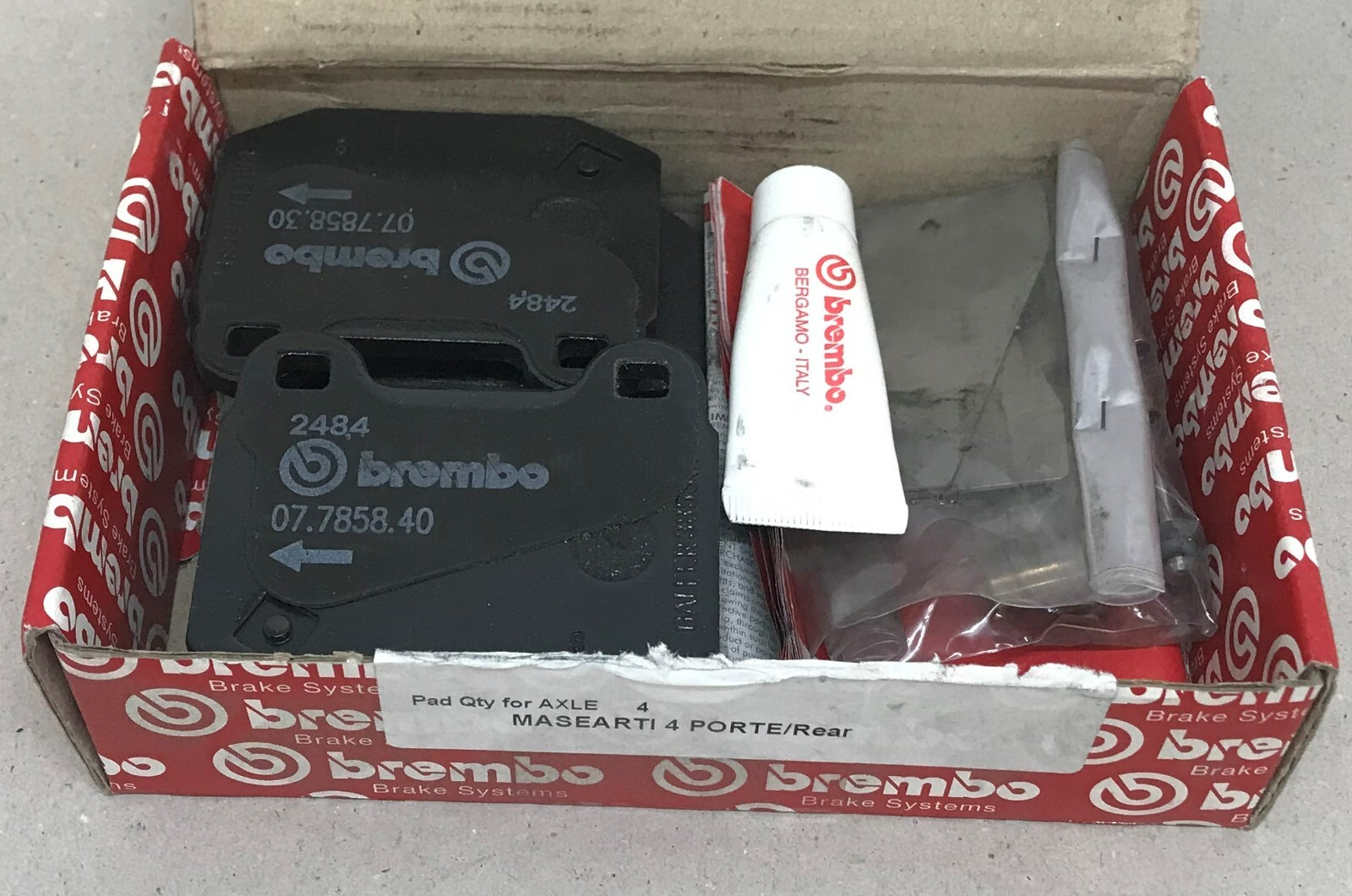 Maserati Quattroporte rear brake pads 673010320
