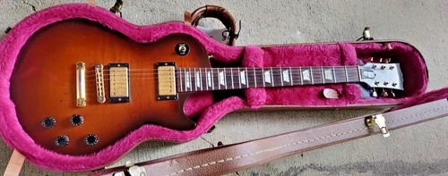 2001 USA Gibson Les Paul Studio Guitar (Wine sunburst Red flame tiger maple top)