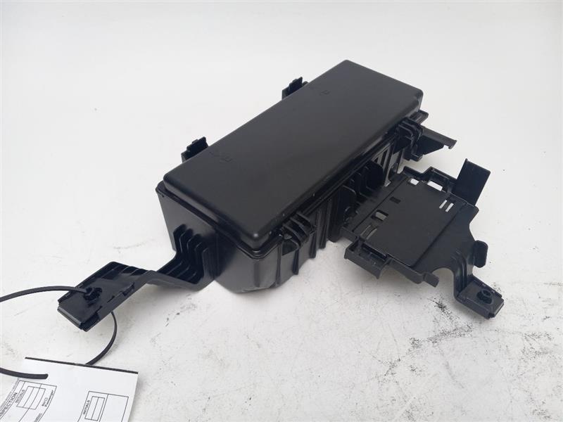 2012 MERCEDES-BENZ ML63 ENGINE FUSE REALAY BOX HOUSING A1665460143 