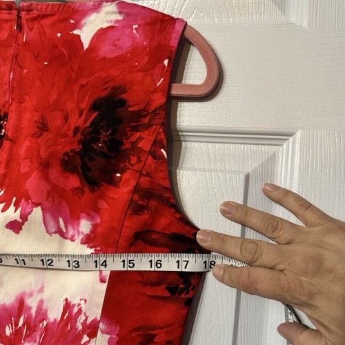 St. John Midi Dress Sz 10 Chrysanthemum Floral Hidden Zip Cocktail Work POCKETS! - Picture 8 of 9