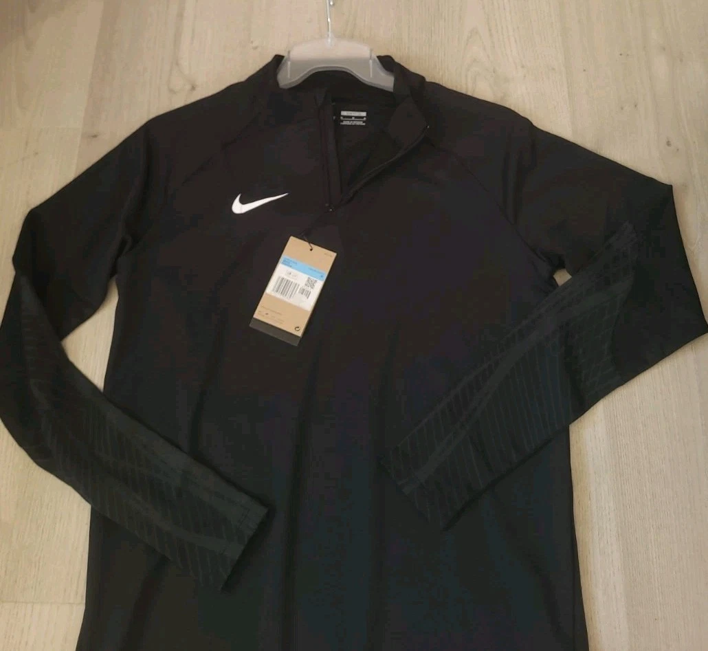 Nike Top 1/4 Zip Black Color size UK M new