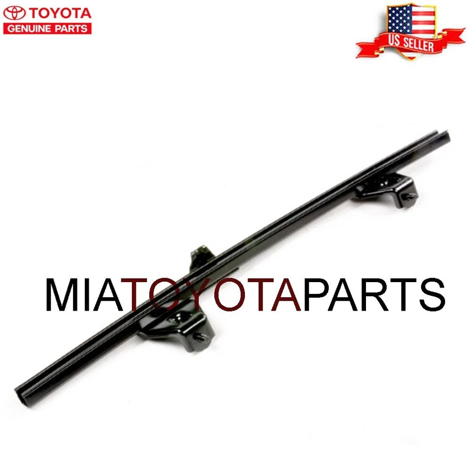 Soporte de montaje de marco de puerta inferior delantero genuino Toyota Tacoma 67402-04030 Foto 3 de 4