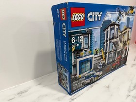 NIB LEGO CITY 60141 Police Station - New Sealed Retired 2017