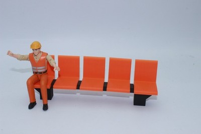 Sitzbank orange Bahnsteig Sitze Haltestellen 1:14  1:16 Bahnhofsbank Parkbank