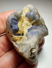 Petrified Wood, wonderful specimen, Fluorescent. Eden Valley, Wyoming. 67 grams.