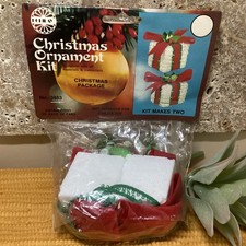 New Vintage 1978 Holiday  3483 Christmas Presents 2  Sequin Bead Ornament Kit