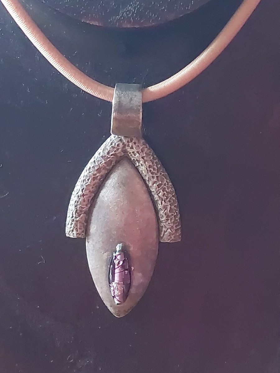 Collier Tribu Rigaux En étain Argenté Vieilli Avec Perles Et Perles Bois - Neuf Avec étiquettes