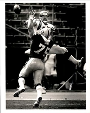GA233 Original John McCoy Photo CHARGERS BABE LAUGHENBURG vs RAIDERS HOWIE LONG