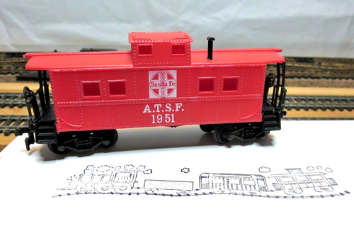 LIFE-LIKE HO Scale Center Cupola Caboose "ATSF 1951" - Picture 9 of 9