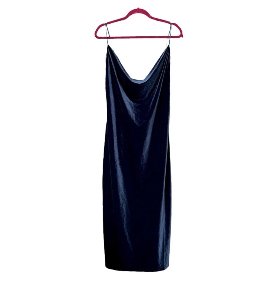 Vestido JENNY YOO Collection azul veludo alça espaguete tamanho 16 - Imagem 2 de 4