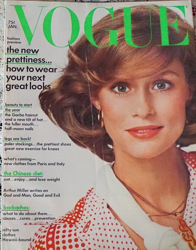~ Vogue  Magazine Jan 1973 Lauren Hutton by Avedon + Brinkley DISCOUNTED READ ~ - Afbeelding 1 van 15