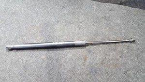 5g6827550c Gasdruckfeder Motorhaube nenustatytta Volkswagen Golf DE195191-54