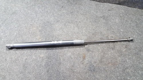 5g6827550c Gasdruckfeder Motorhaube nenustatytta Volkswagen Golf DE195191-54