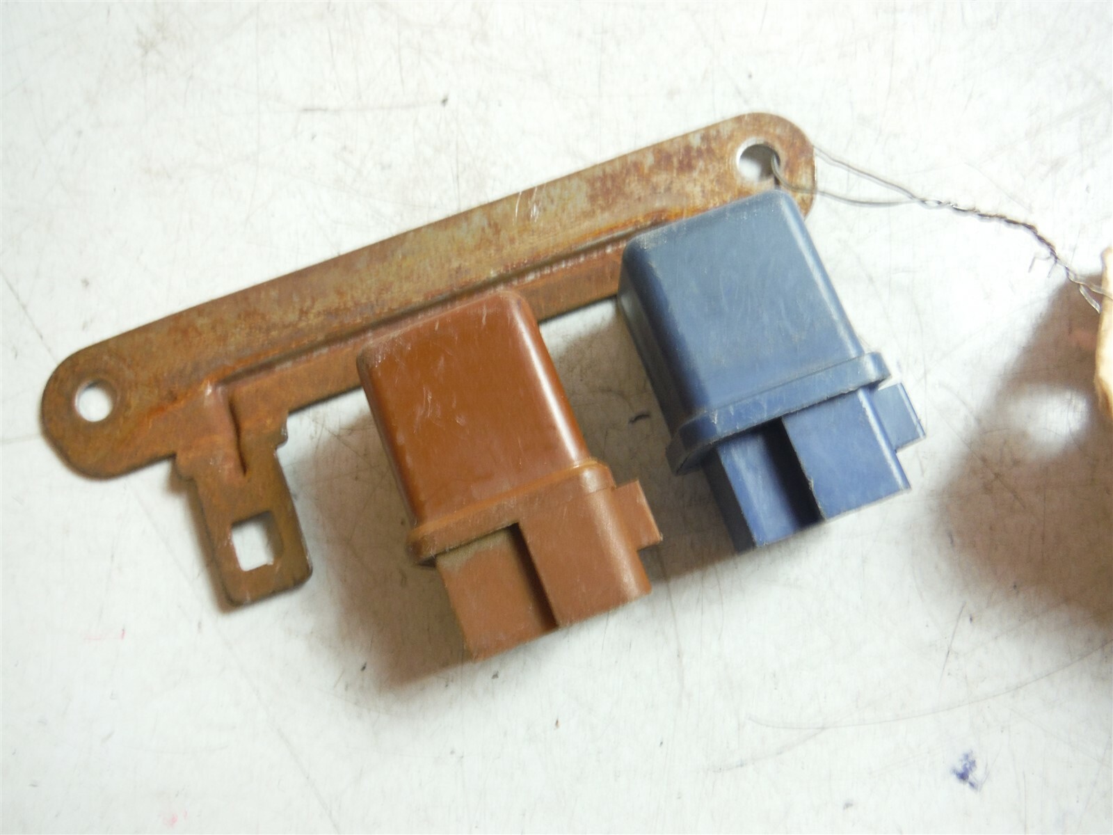 1991 NISSAN 300ZX PAIR SET FUSE BRACKET MODULE RELAY UNITS OEM 1990