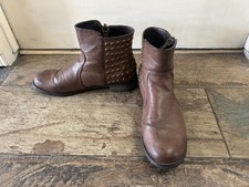 Brown studded women's boots, 10