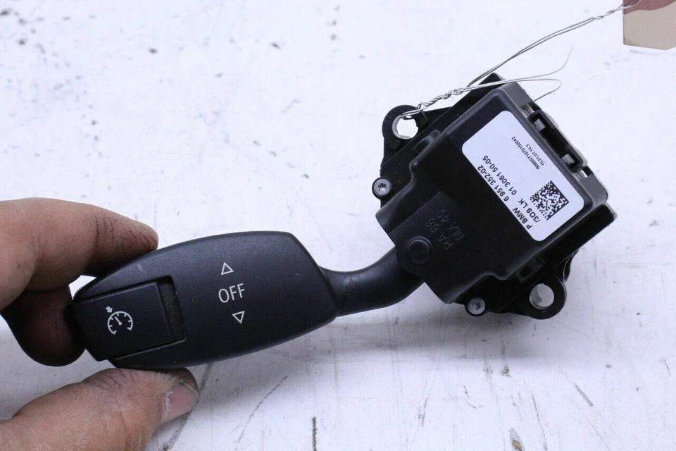 2006-2010 BMW 525i 530i 535i 550i M5 Cruise Control Switch OEM Used - Image 2 of 4