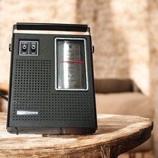 Vintage 70s AM Classic Panasonic R-1493B Portable Radio.