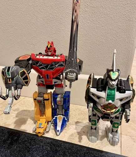 Vintage 1993 Mighty Morphin Power Rangers Megazord Bandai Figure lot used