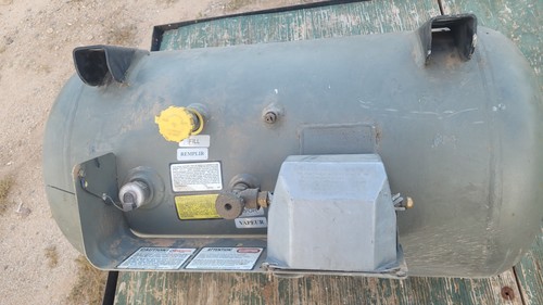Manchester 68007 - 34.9 35 Gallon Propane LP Cylinder Tank 2004 RV diesel pusher