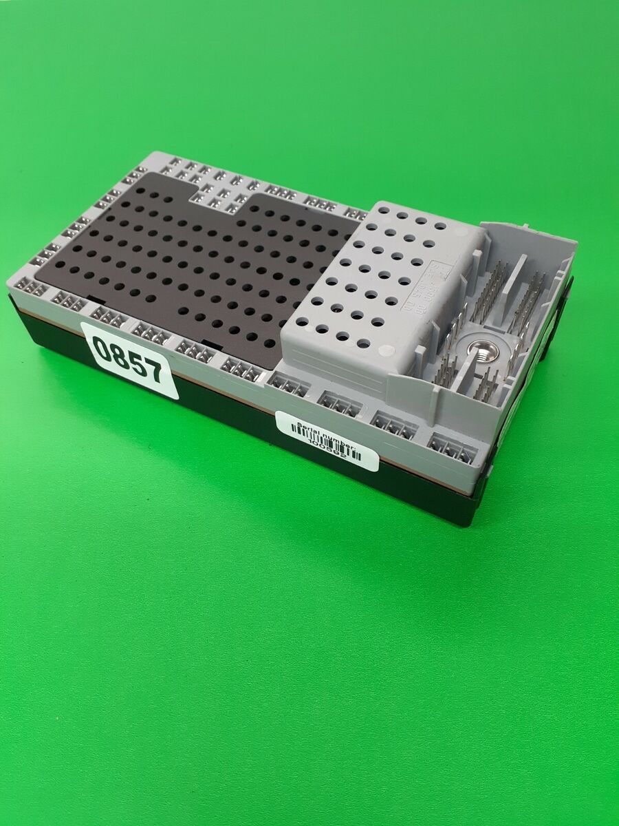 専用゜・*:.。.tomo.。.:*・゜ B2 99-04 Volvo CEM Central Electronic Control Module XC90