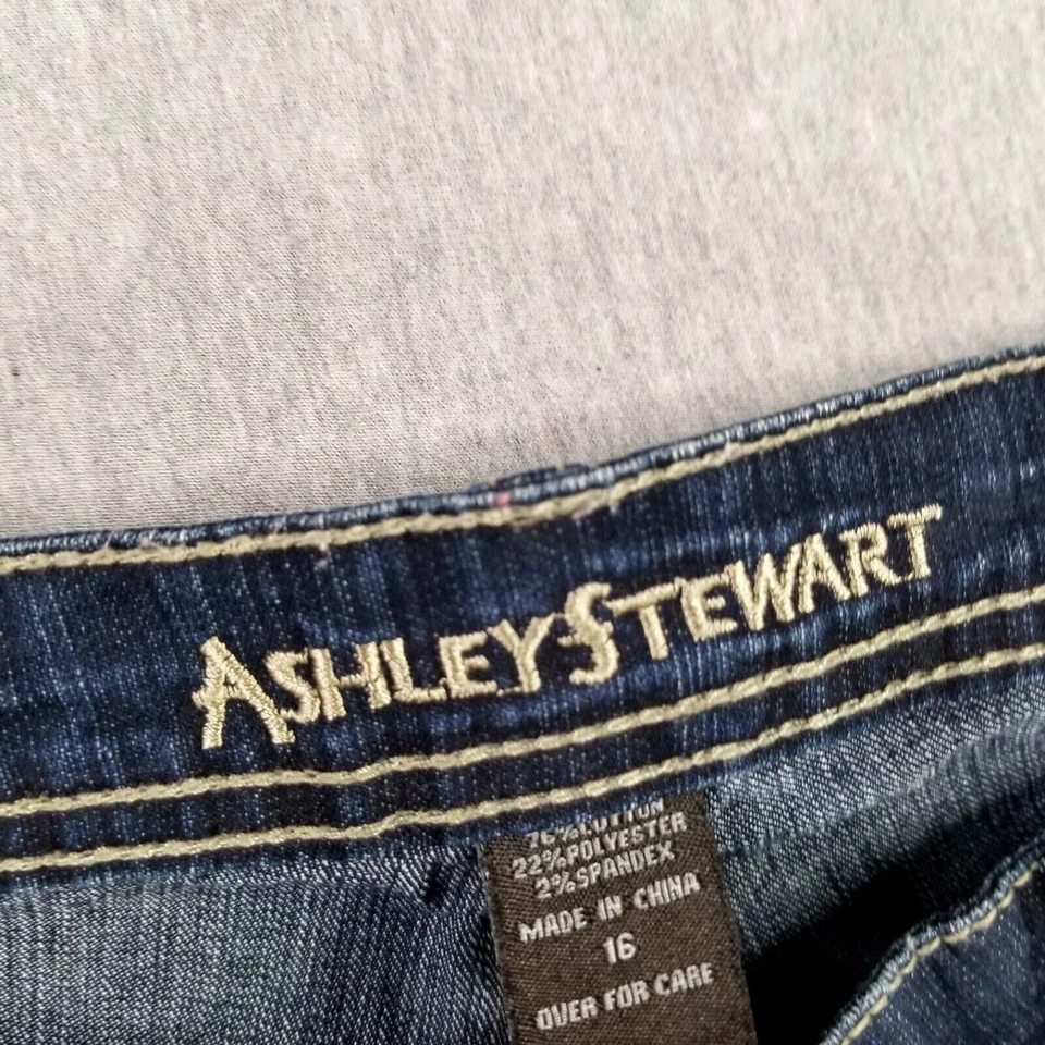 Pantalones de mezclilla para mujer Ashley Stewart talla 16 capri con puños costuras lavadas oscuras Foto 4 de 4