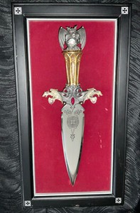 Franklin Mint - Guardian Fortress Gargoyle Dagger Wall Display Nice!