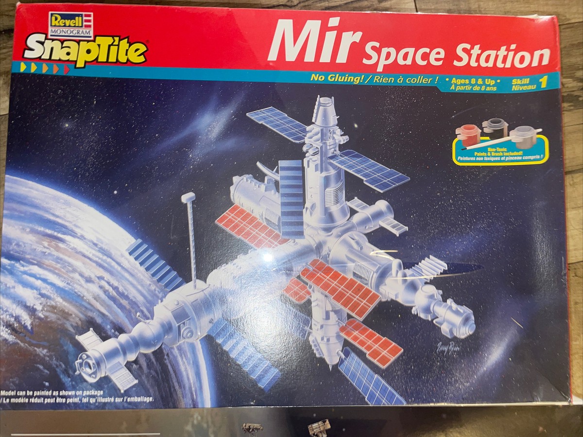 プラモデル Mir space station SnapTite 1/144スケ Revell Mir Space Station Snaptite 1/144 & Heller 1/125 80442