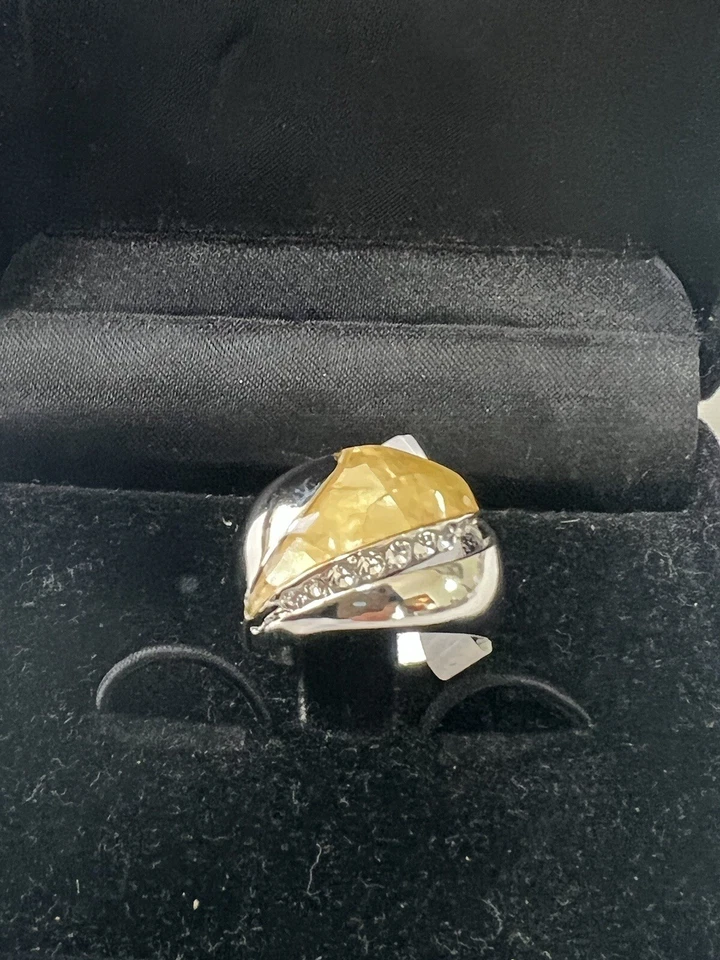 Anillo de vestir para mujer hermoso diseño, talla 8 Foto 2 de 4