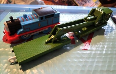 THOMAS DIE PANZERLOK MOTORISIERTER ZUG MIT GRÜNEM LOKKRAN 2009 MATTEL