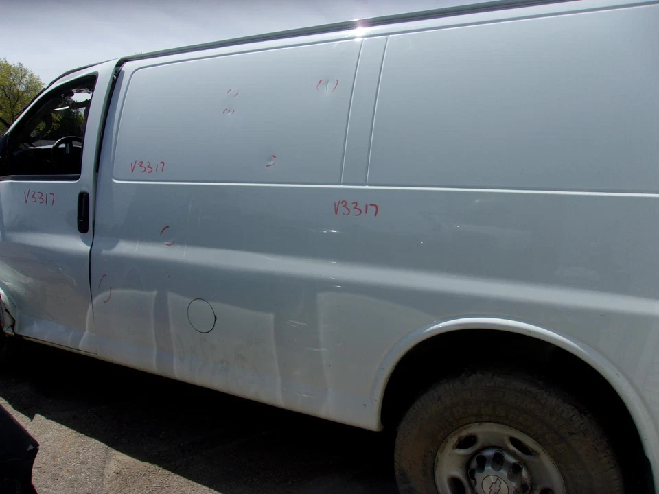 Used Rear Drive Axle Assembly fits: 2017 Chevrolet Express 2500 van exc. Cutaway Foto 3 de 4