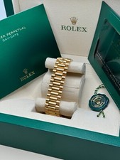 Rolex Day-Date 40 Yellow Gold Champagne Roman Dial Fluted President 228238 10