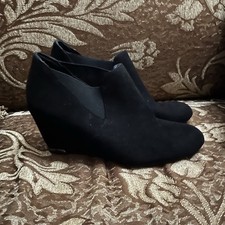 Used Black Shoes With Heels