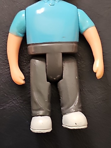 Family Toy Actionfigur Junge braune Haare 3 Zoll blaues Shirt graue Hose - Bild 3 von 8
